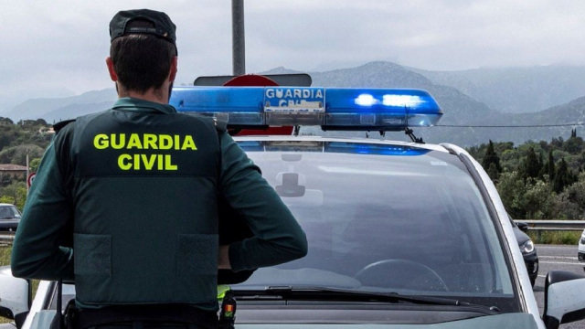 vehiculo guardia civil recurso120124