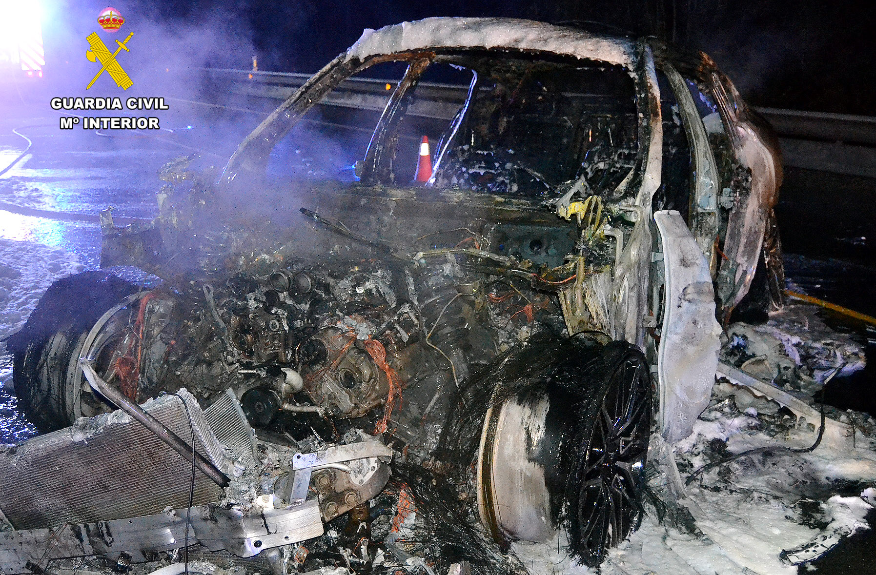 vehiculo incendiado 2