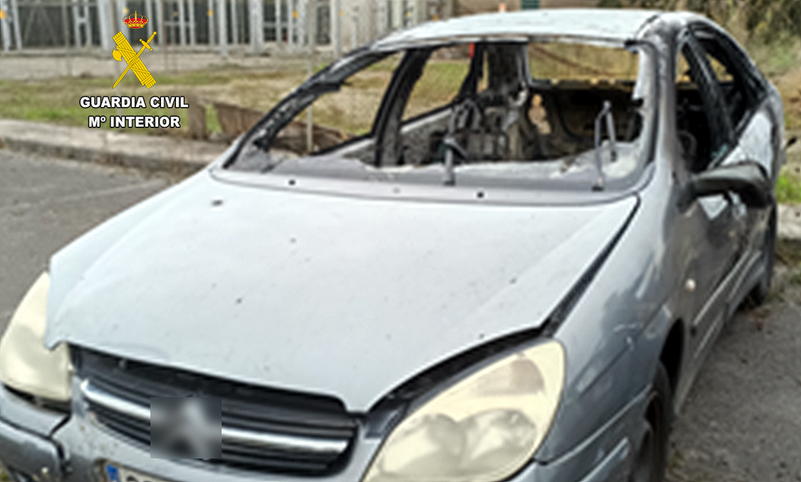 vehiculo quemado astillero