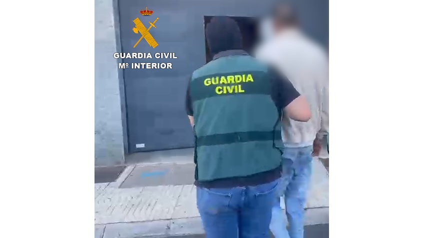 FOTO CON DETENIDO horizontal