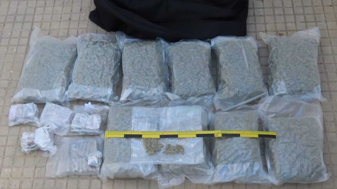 Parte droga intervenida Guardia Civil 1787531701 183011871 667x375