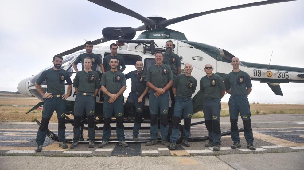 foto de archivo de la unidad aerea del greim de la guardia civil.r d.3198 1884 2798