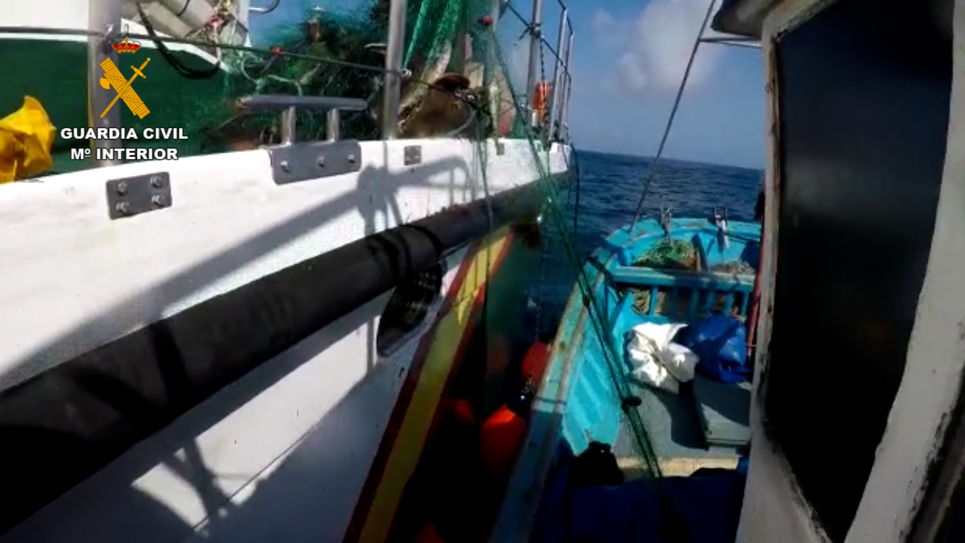 pesca furtiva las palmas editada.00 02 39 07.Imagen fija007