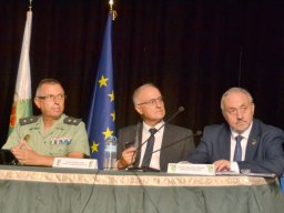 memorialmariajesuscarrascosa-entregadedistinciones-mesapresidencial