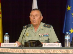 memorialmariajesuscarrascosa-entregadedistinciones-tenientecoronelherreraclausura2