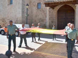 memorialmariajesuscarrascosa-izadadebandera2