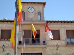 memorialmariajesuscarrascosa-izadadebandera9-2