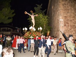 02-procesion-cristo-de-la-expiracion-villaescusa-saliendo-93