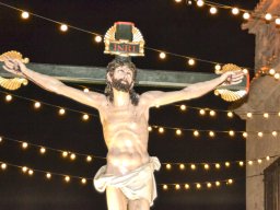 04-procesion-cristo-de-la-expiracion-villaescusa-llegada-parroquia-8