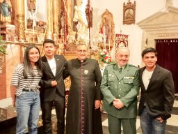 08-FotoconpaterymiembrosHogarNazaret